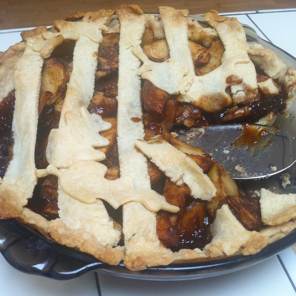 Vegan Maple Molasses Apple Pie